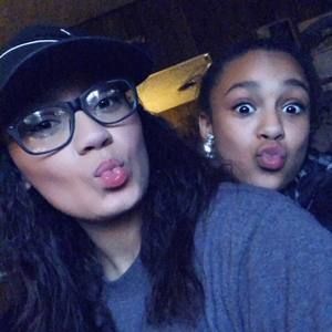 Meet your Posher, Alexis